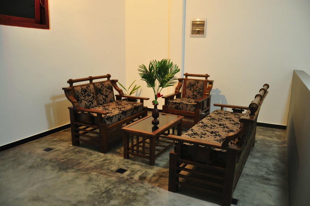 Asantha Guest House 우나와투나 외부 사진