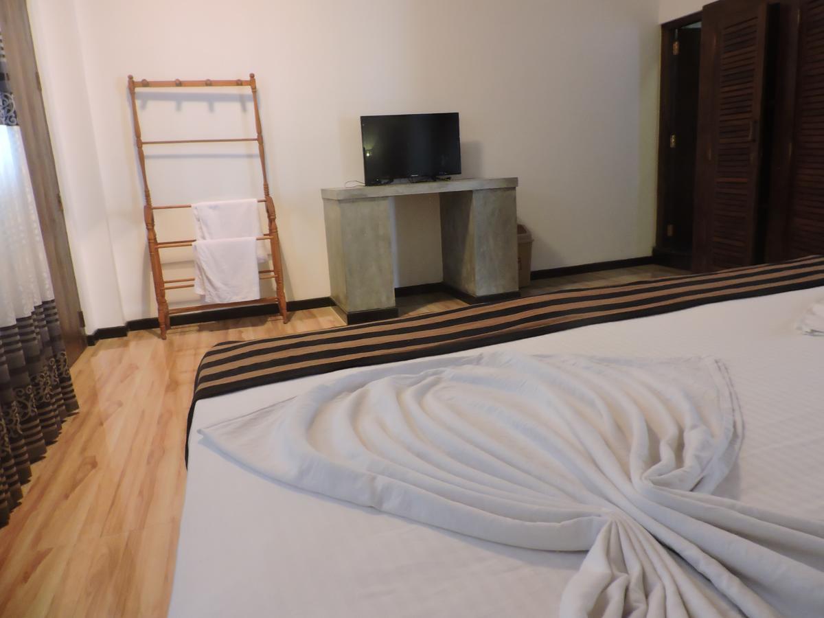 Asantha Guest House 우나와투나 외부 사진