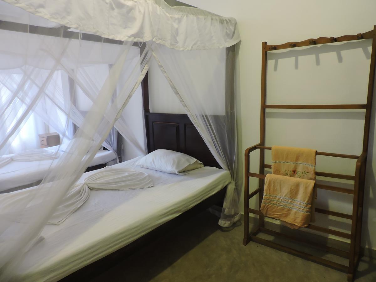 Asantha Guest House 우나와투나 외부 사진