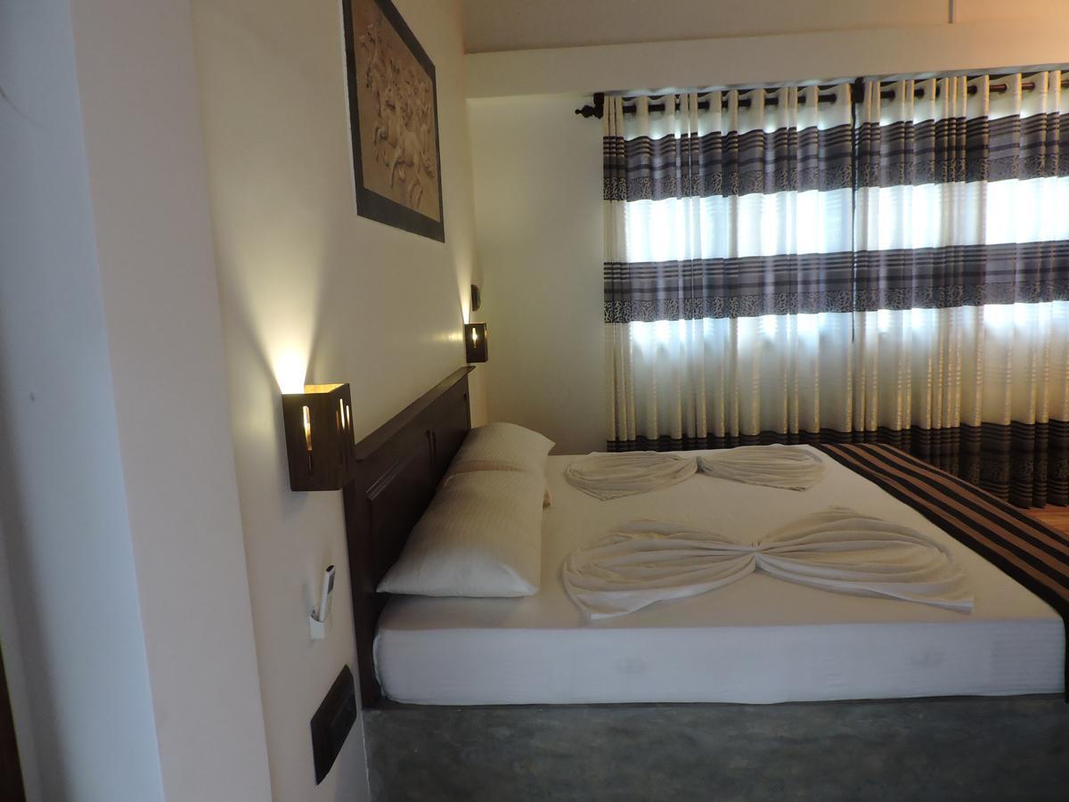 Asantha Guest House 우나와투나 외부 사진